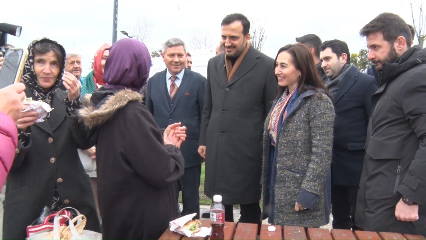 Soğuğa aldırış etmeyen vatandaşlar Balık Festivali’ne koştu