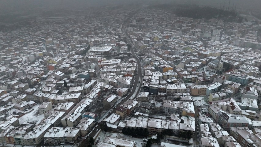 Balkanlardan gelen soğuk hava Edirne’yi beyaza bürüdü