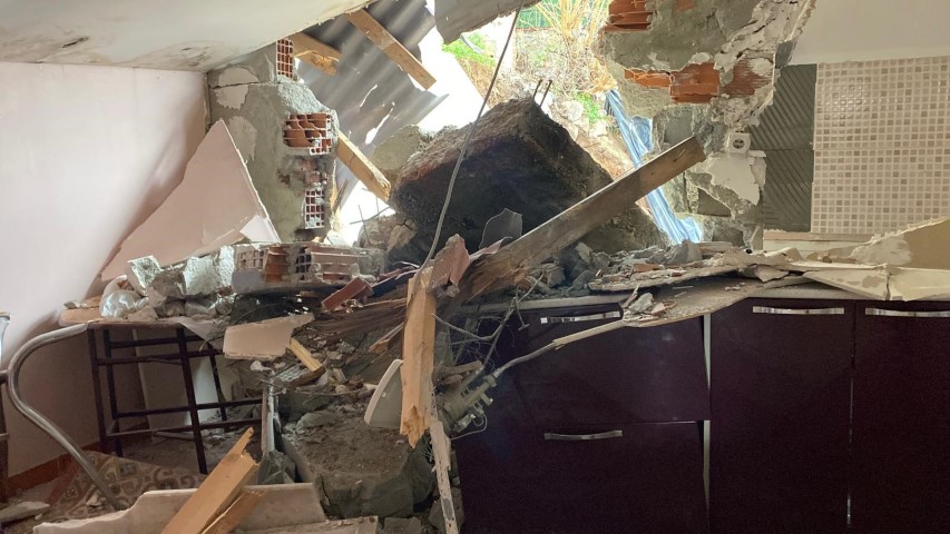 İstinat duvarı çökünce ortalık savaş alanına döndü