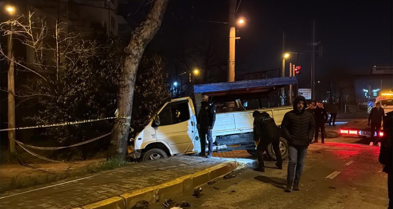 Akıl almaz kaza: Kamyonetler çarpıştı, savrulan stepne yayayı ağır yaraladı