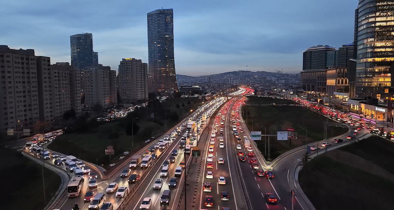 İstanbul’da trafik yoğunluğu yüzde 80’e ulaştı