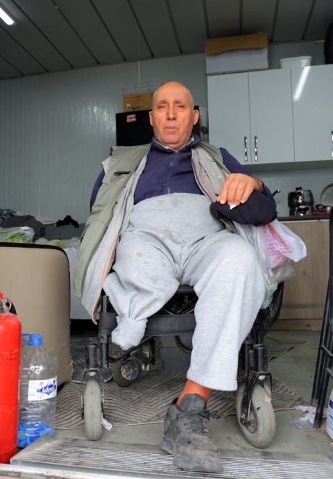 Enkazdan 6 gün sonra kurtuldu, kolunu ve bacağını kaybetti