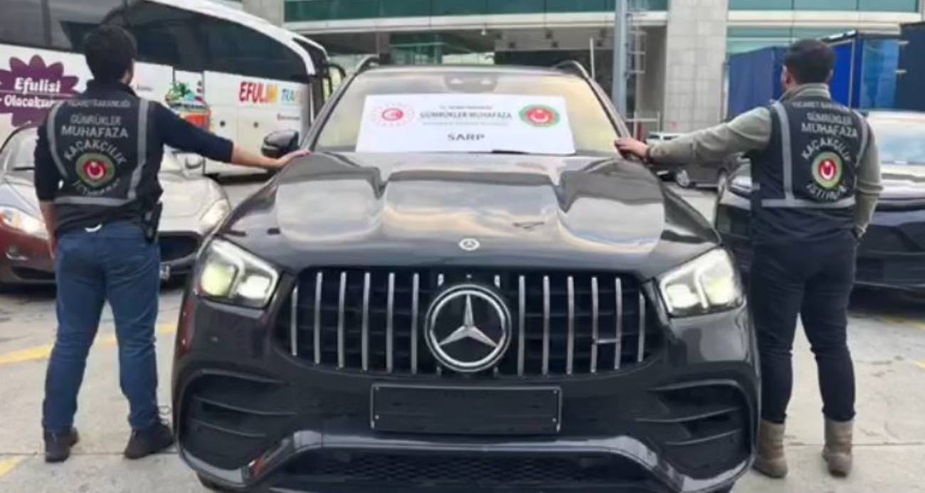 Gümrükten usulsüz geçirilen 65 lüks araca el konuldu: 22 gözaltı