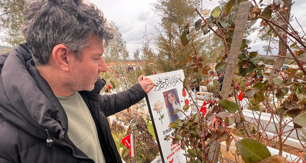 Enkaz altındaki kızının elini hiç bırakmamıştı, depremin 3. yılında kabrini ziyaret etti