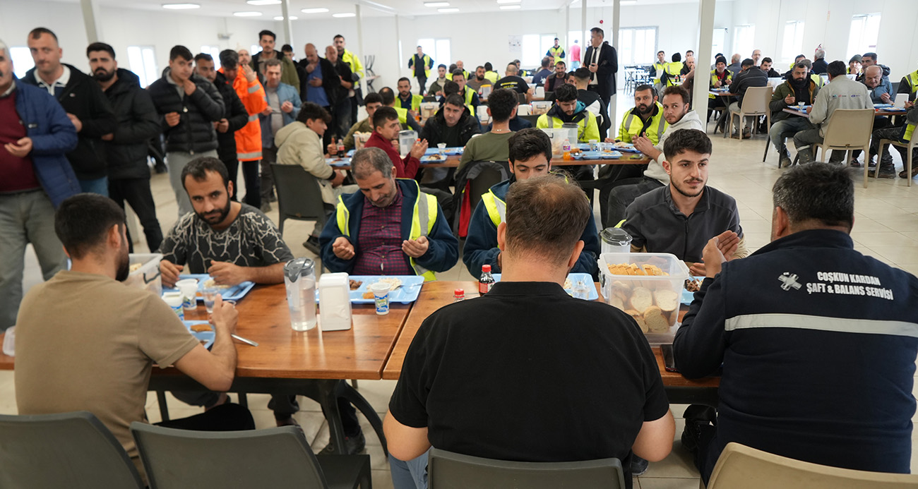 Körfezray şantiyesinde deprem şehitleri anıldı: Bölgeye 100 milyon liralık destek sağlandı