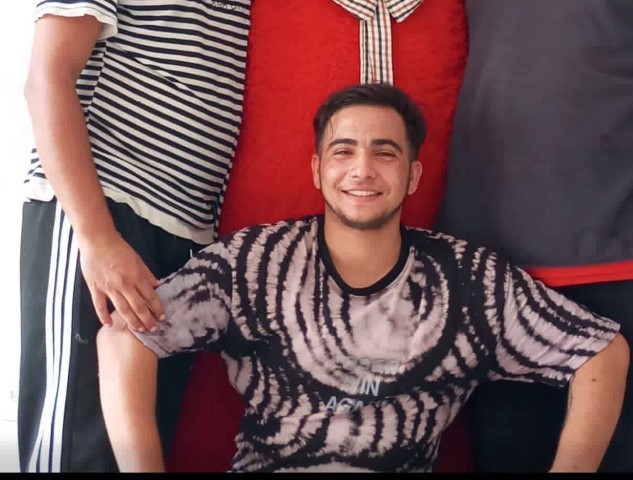 Genç taraftarın tribünden düştüğü anlar kamerada