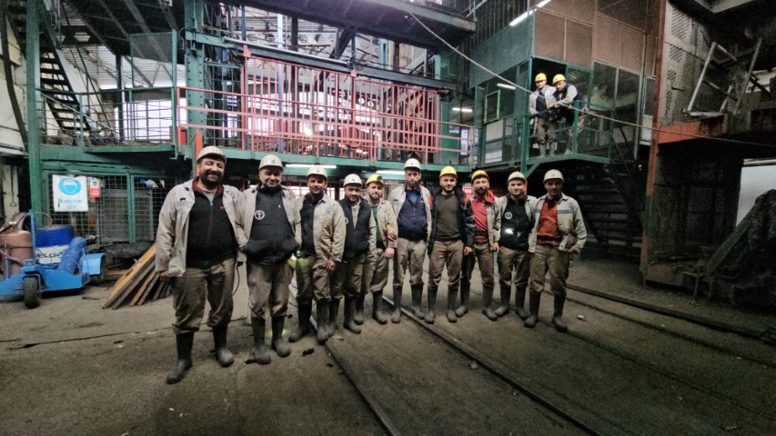 Yerin altındaki tecrübe enkazda hayat oldu