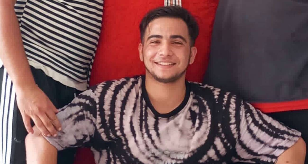 Kocaeli'de tribünden düşen genç taraftar hayatını kaybetti