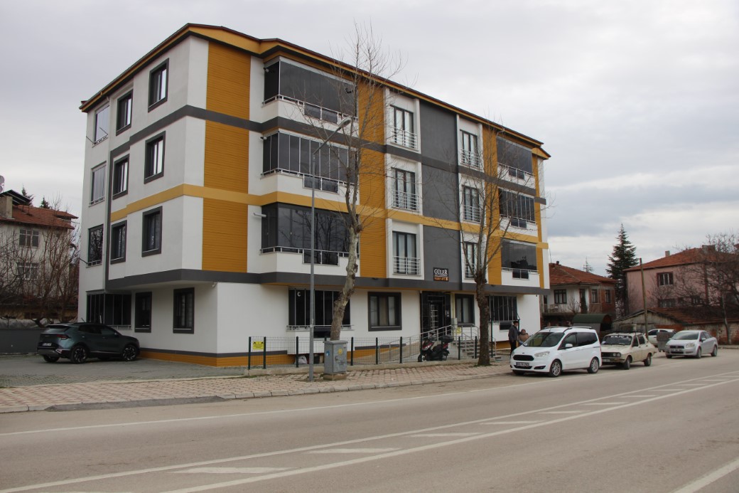 Hayatlar kurtarıp yeni evini depremzede aileye açan maden işçisi: 