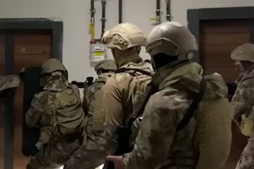 Esnafı haraca bağlayan ’Dönmezler’ suç örgütüne operasyon