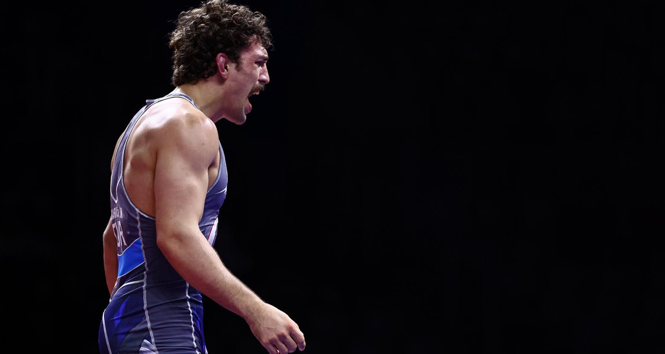 Milli güreşçi Yüksel Sarıçiçek Zagreb’te şampiyon oldu