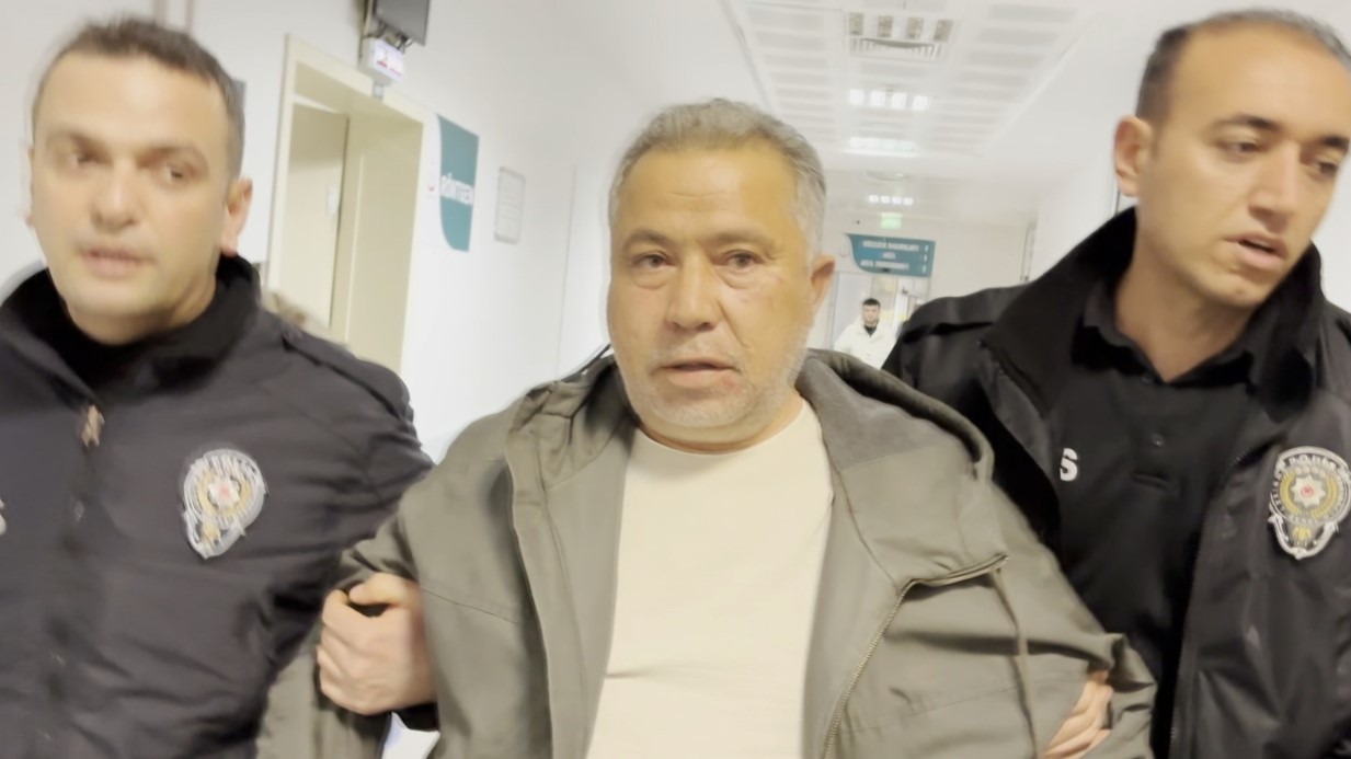 Maddi hasarlı kaza sonrası 2 kişiyi öldürdü, "Pişman değilim, onur duyuyorum" dedi