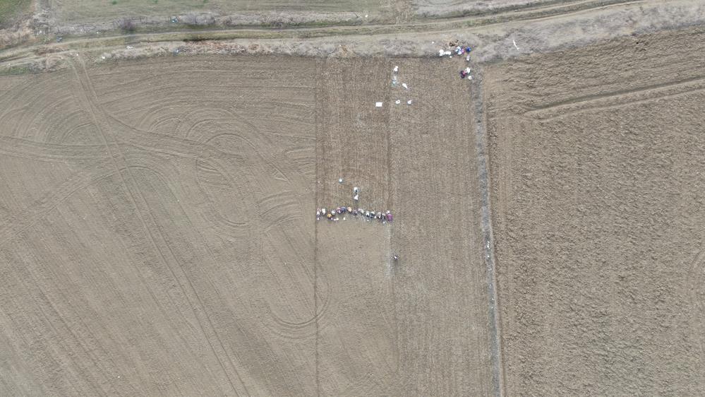 Annenin fedakarlık dolu yolculuğu: Çocukları için megakenti bırakıp toprağa sarıldı