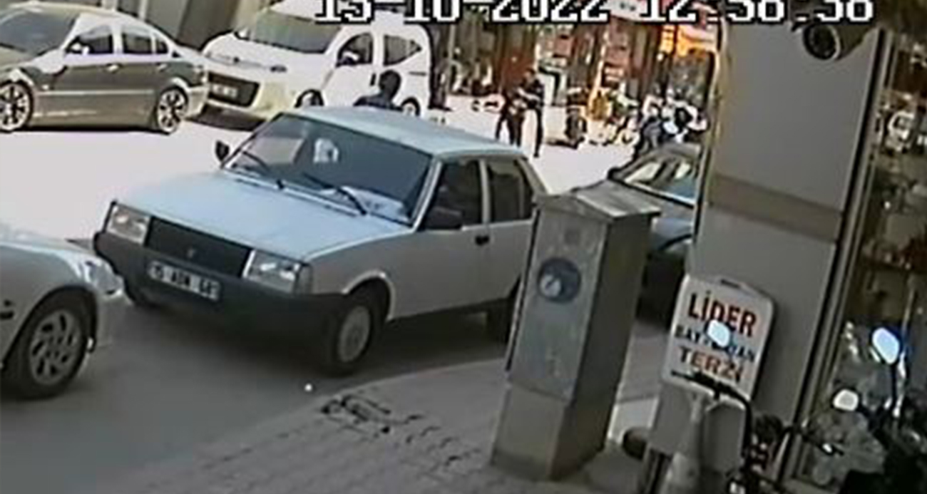 Kimlik soran teğmene silah çıkarmaya çalışan şahıs böyle etkisiz hale getirildi