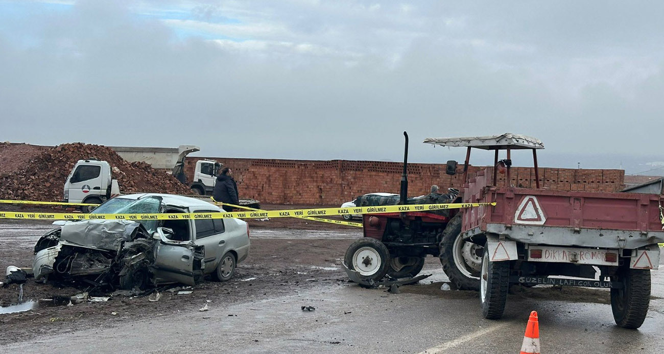 Çorum’da traktör otomobille çarpıştı: 1 ölü, 2 yaralı