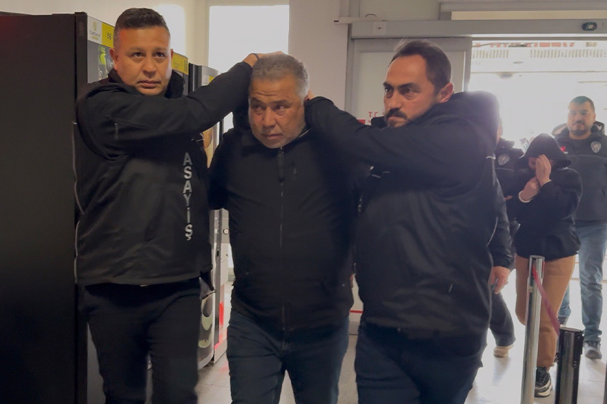 Maddi hasarlı kaza sonrası 2 kişiyi öldürüp, "Pişman değilim" diyen şahıs tutuklandı