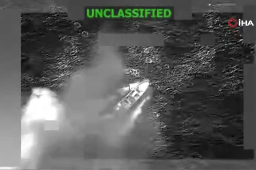 ABD, Pasifik’te uyuşturucu taşıdığı belirlenen bir tekneyi daha vurdu: 2 ölü