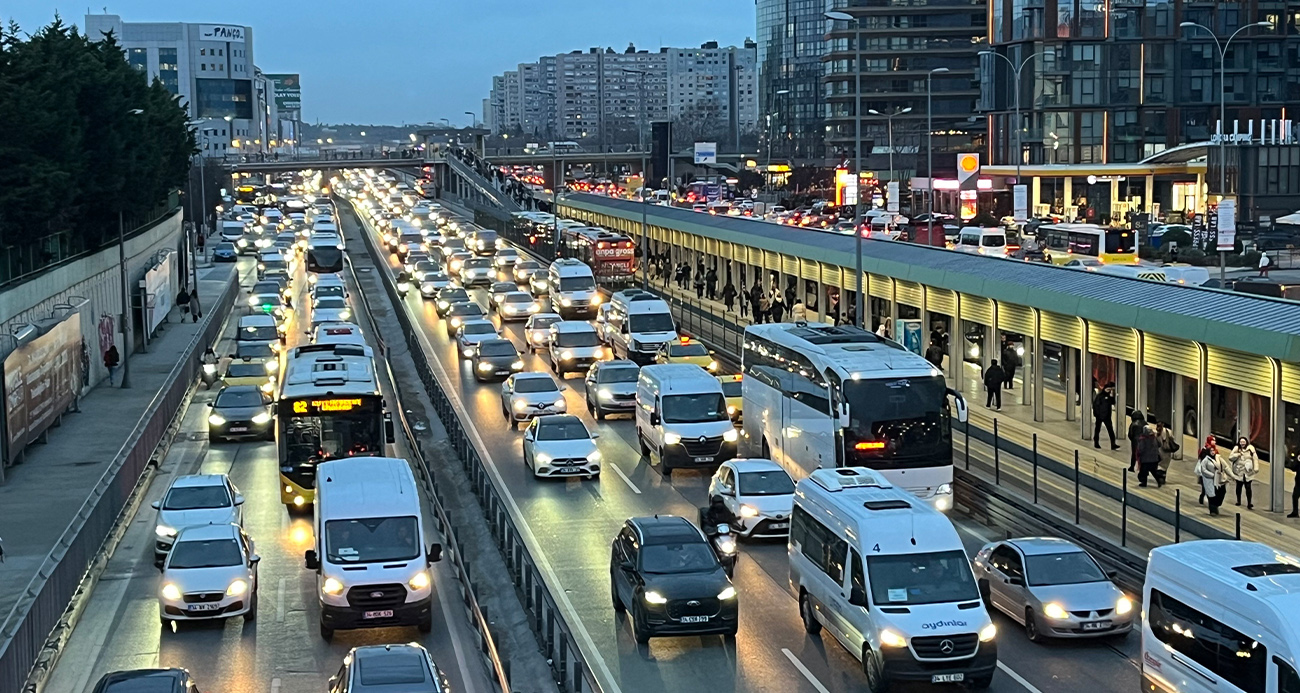 İstanbul’da trafik yoğunluğu yüzde 80’e ulaştı