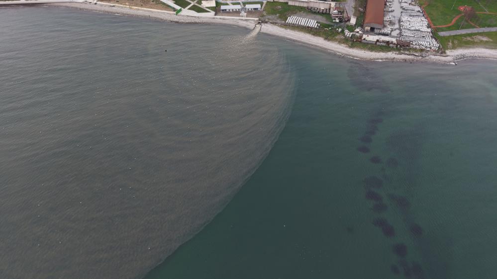 İstanbul’un atık suları Marmara Denizi’nin rengini değiştiriyor