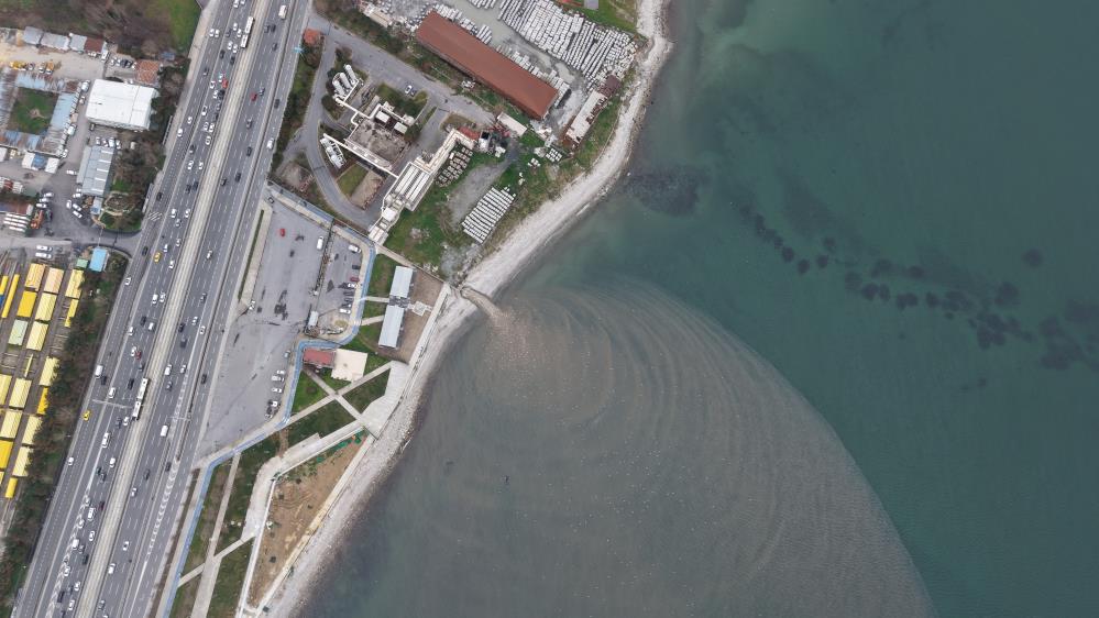 İstanbul’un atık suları Marmara Denizi’nin rengini değiştiriyor