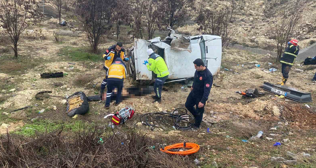 Kontrolden çıkarak şarampole uçan otomobilin sürücüsü hayatını kaybetti