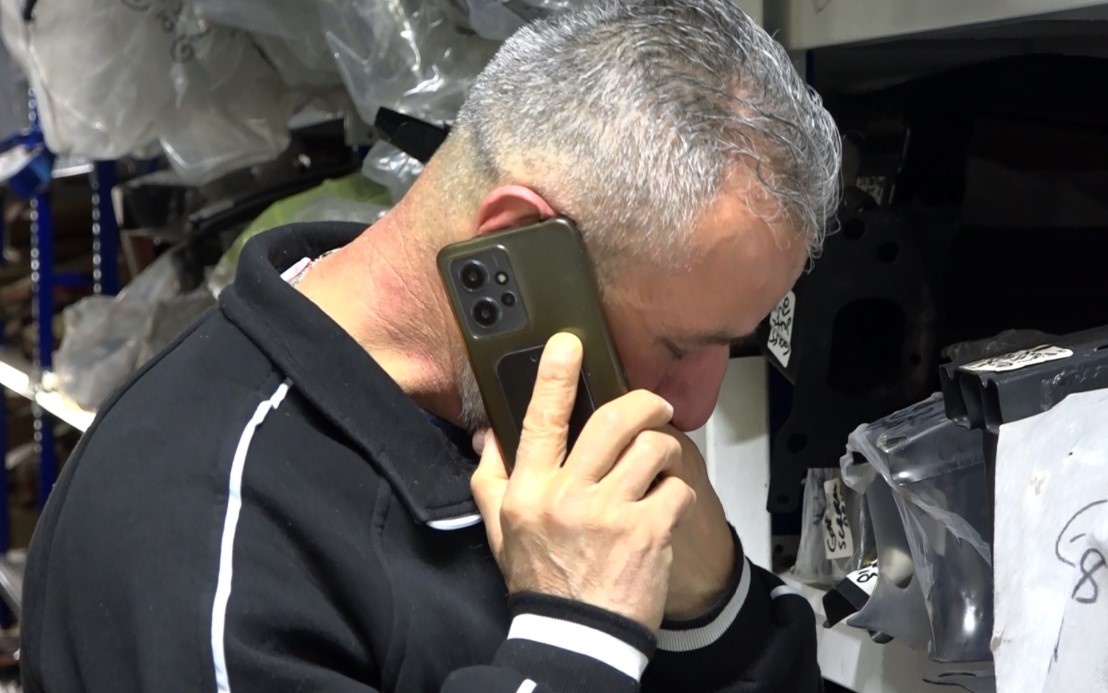 Kızının komşusuna telefon bankacılığı bilgilerini verdi, hayatı karardı