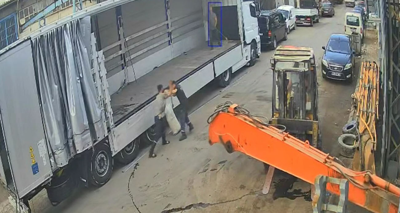 Ayağından vince asılan zihinsel engelli vatandaşın aynı iş yerinde daha önce de darp edildiği ortaya çıktı