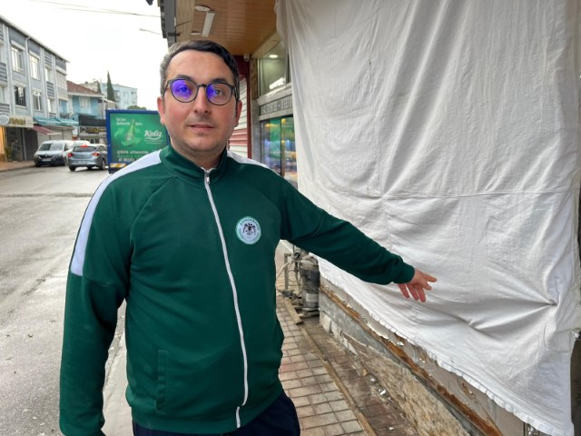 Sürücünün şekeri düştü, kontrolden çıkan araç çarşıyı birbirine kattı