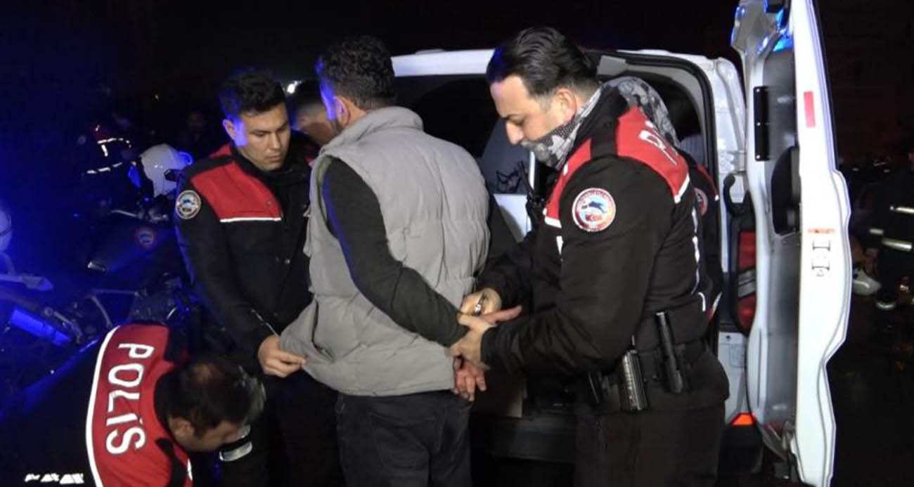 Benzin dökerek hem kendinin hem de kız arkadaşının aracını yaktı