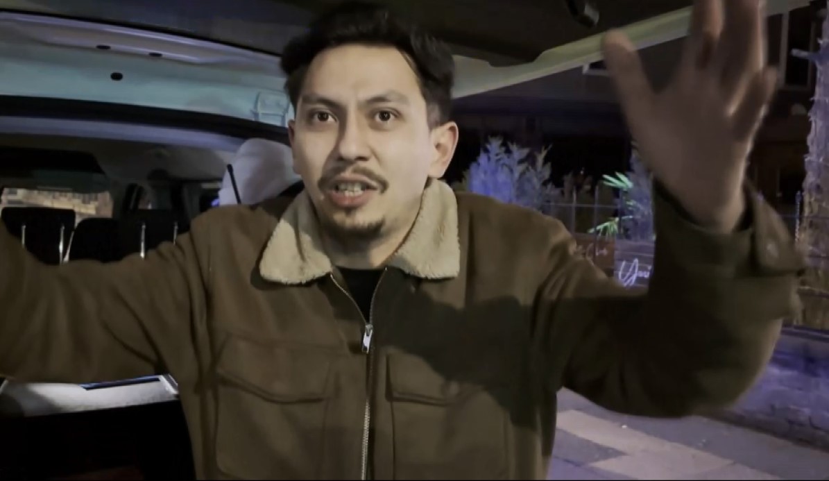 Polise zor anlar yaşattı, gazeteciyi görünce "Çekin beni" dedi