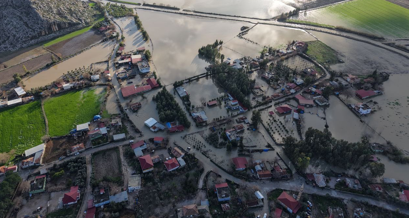 Adana’da afetin boyutu havadan görüntülendi