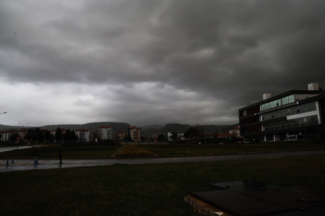 Afrika toz bulutu Muğla semalarını siyaha bürüdü