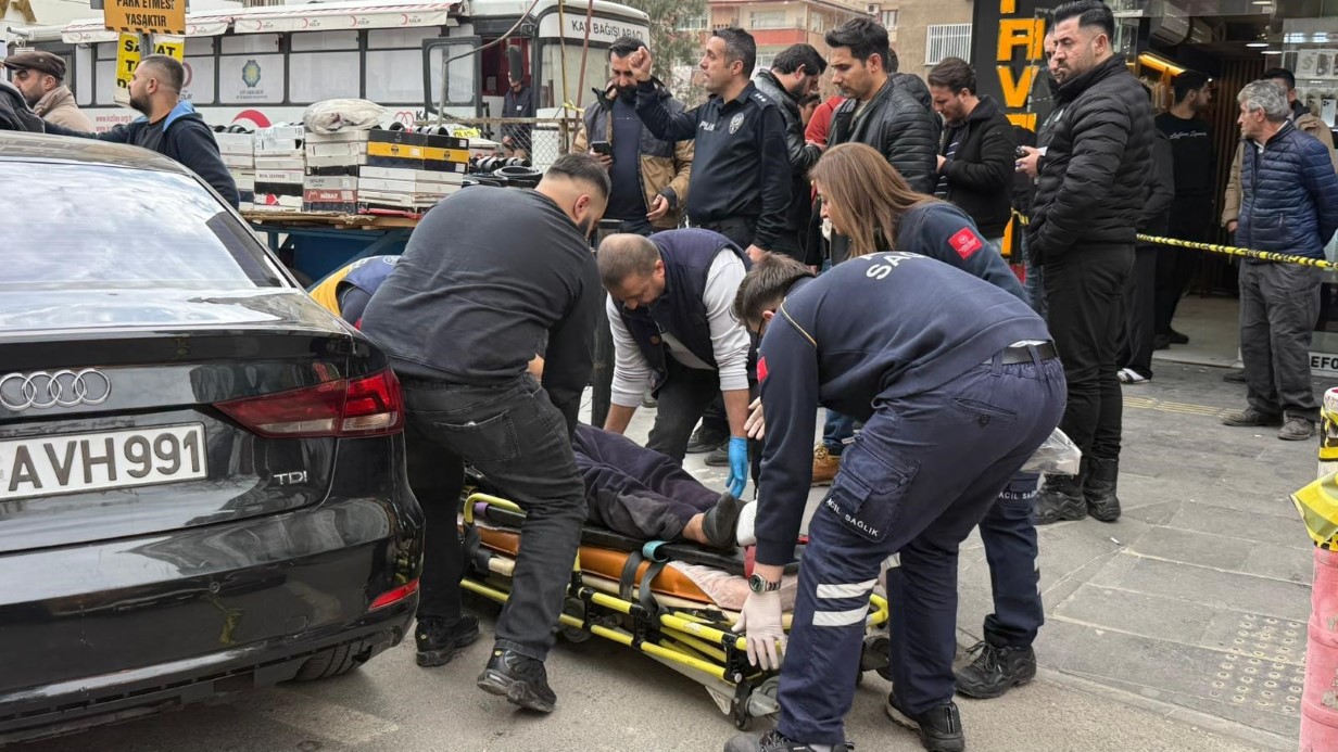 Diyarbakır’da müteahhit ile emlakçı arasında ’tadilat’ kavgası: 4 yaralı