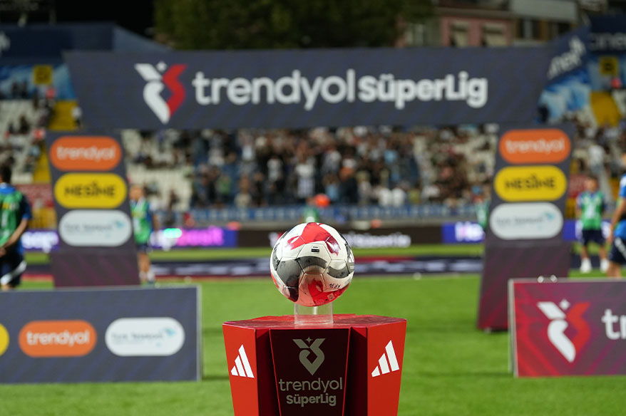 Beşiktaş - Galatasaray derbisinin tarihi açıklandı