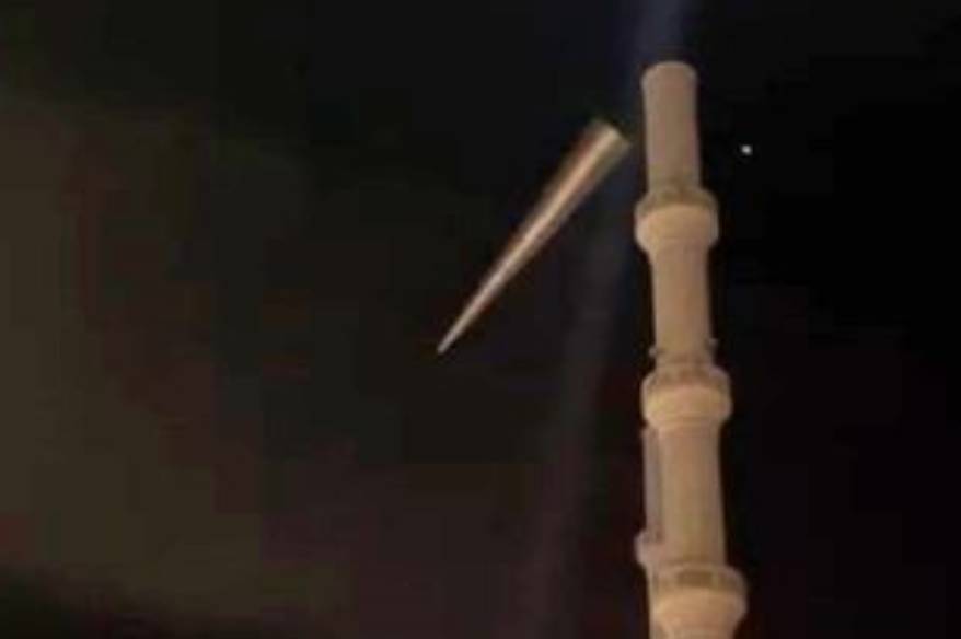 Isparta’da şiddetli fırtına cami külahını yerinden söktü