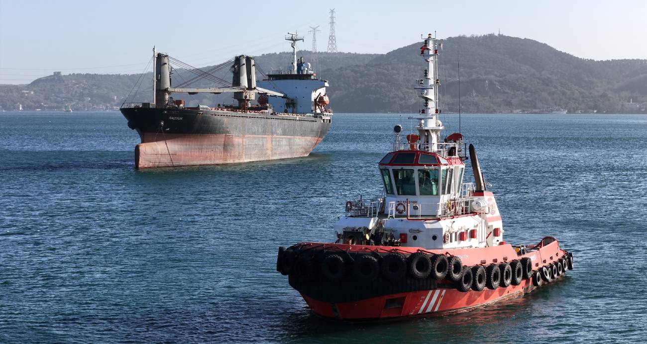 İstanbul Boğazı’nda sürüklenen gemi kurtarıldı