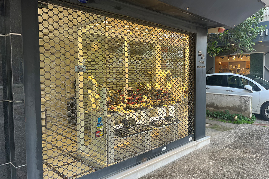 İzmir’de kuyumcuya silahlı soygun girişimi