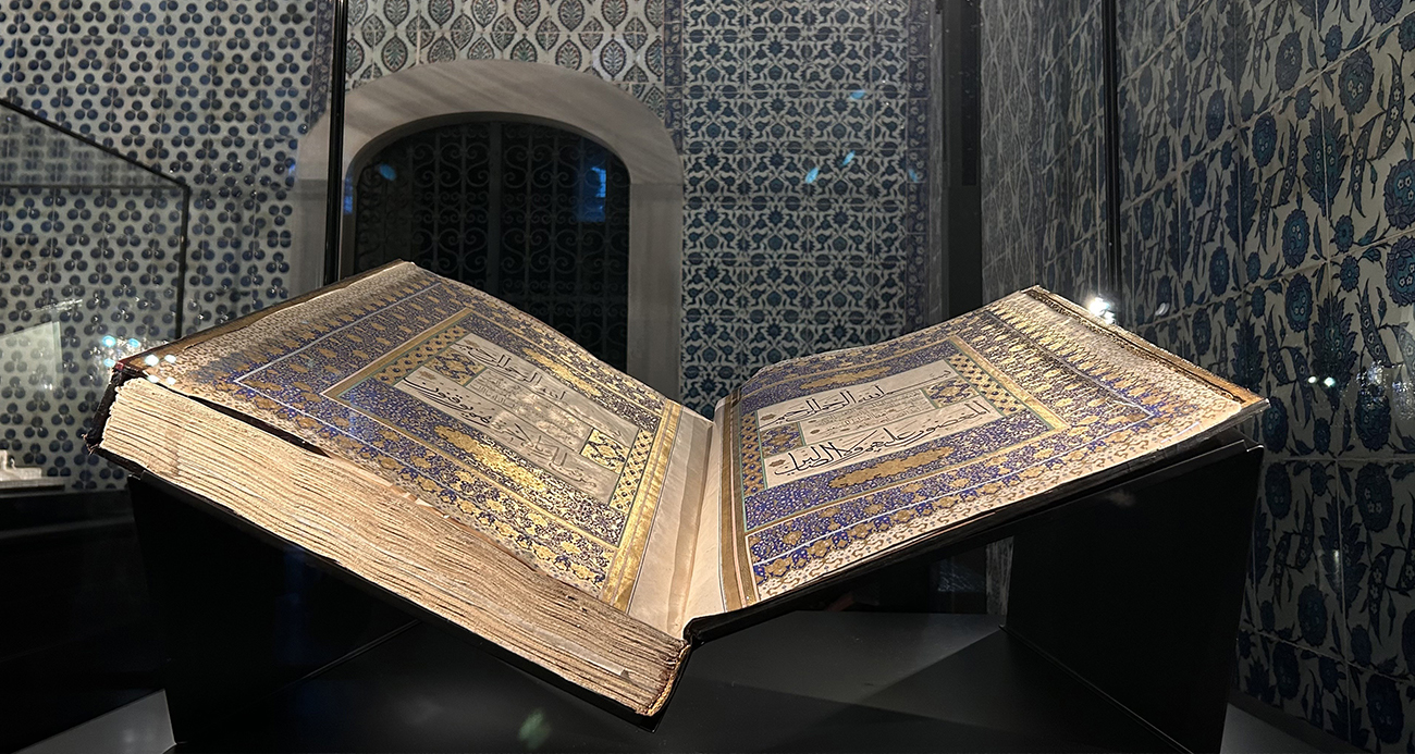 Osmanlı’nın en büyük mushafı Ramazan ayına özel ilk kez Topkapı Sarayı’nda sergide