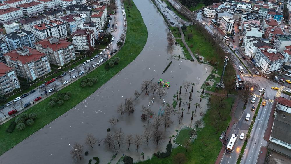 Çanakkale’de taşan Sarıçay dron ile görüntülendi