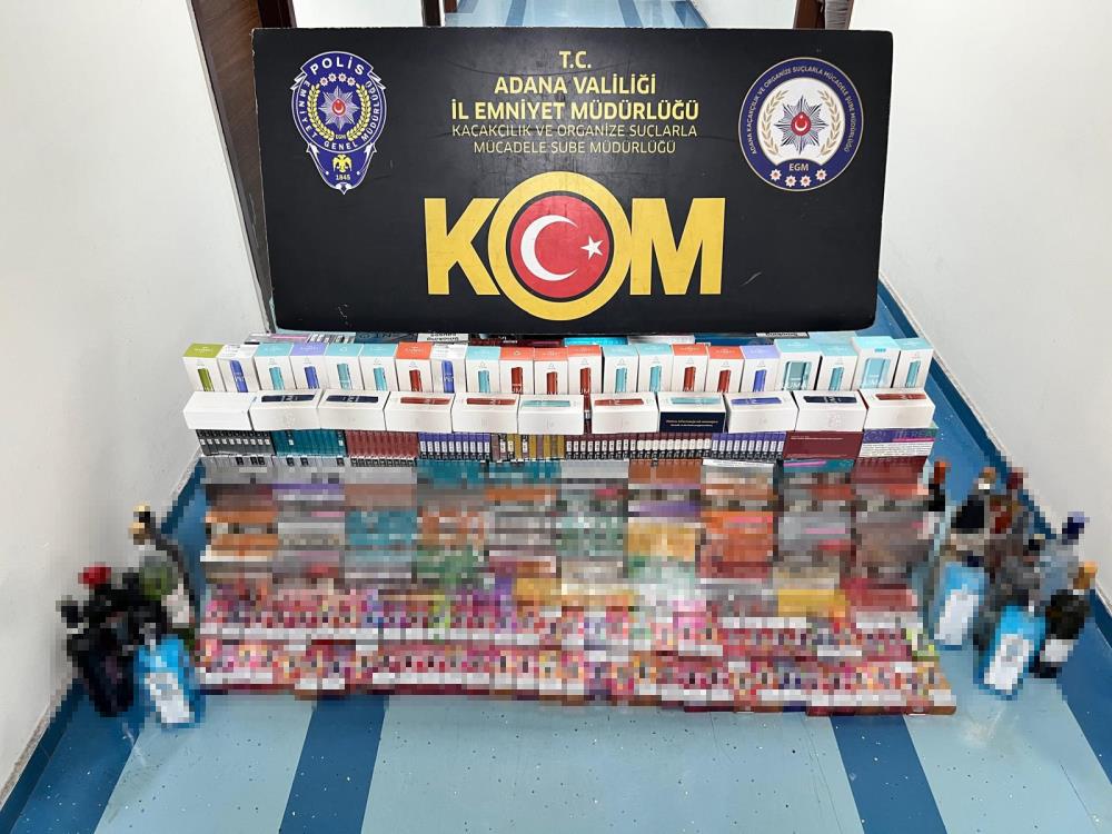 Evdeki vitrinlerden kaçak sigaralar çıktı, savunması pes dedirtti: 