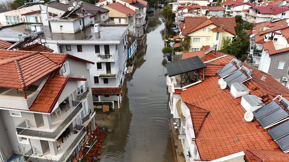 Köyceğiz Göl’ü taştı, ilçe Venedik’e döndü