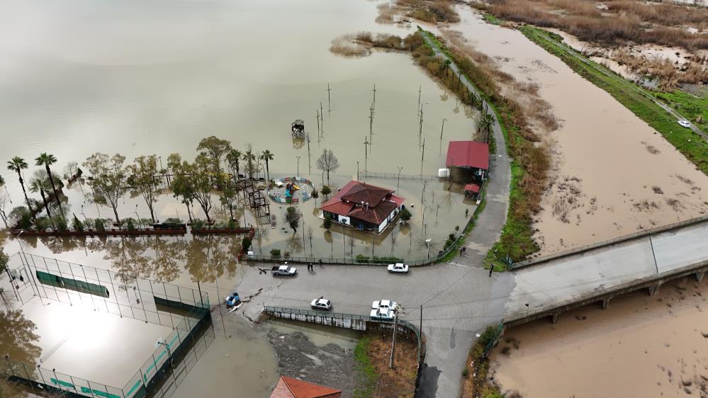Köyceğiz Göl’ü taştı, ilçe Venedik’e döndü