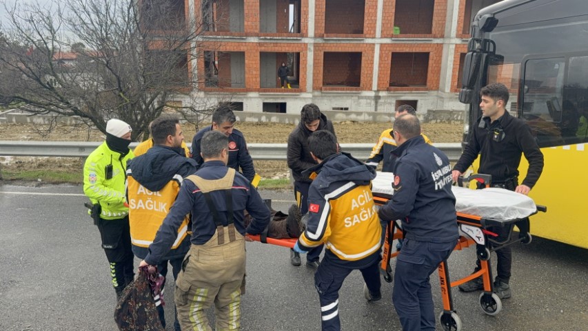 İETT otobüsü bariyere çarparak yoldan çıktı: 5 yaralı