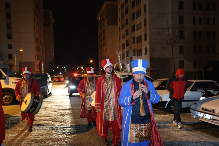 İlk sahura mehteranla kalktılar