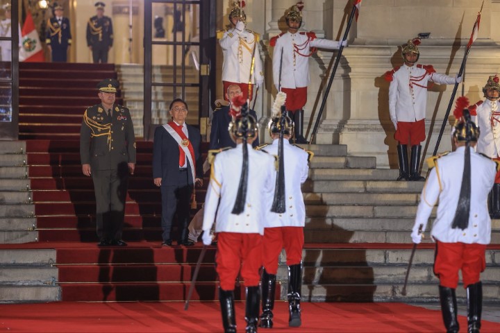 Peru'da 83 yaşındaki Balcazar geçici devlet başkanı oldu