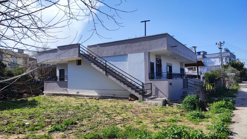 Zeydan Karalar’ın teyzesinin vekalet verdiği şahıs kaçak ev yaptırdı