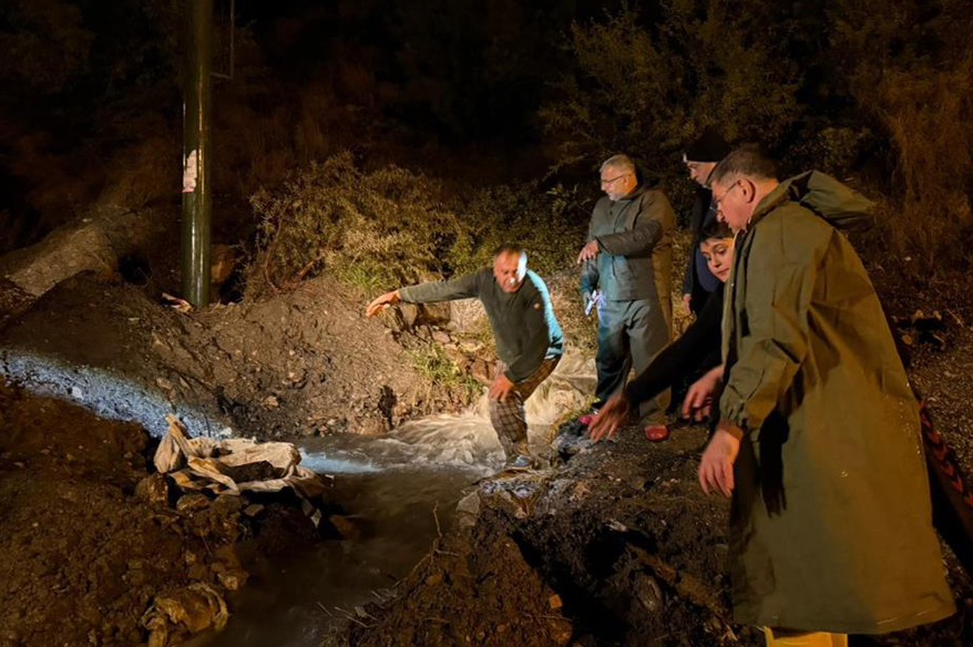 Hatay’da heyelan: Ev ve araç zarar gördü