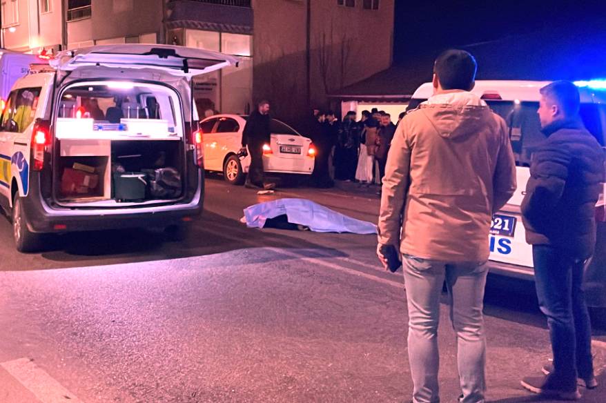 Kahreden kaza: Teravih namazına giderken aracın çarptığı kadın hayatını kaybetti