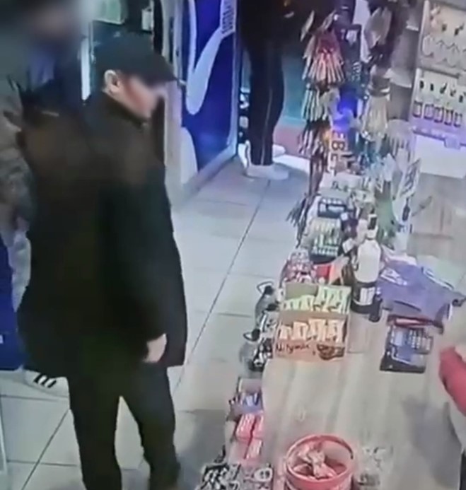 33 yıl hapis cezası ie aranan binbir surat, kurye kılığındaki polislerce yakalandı