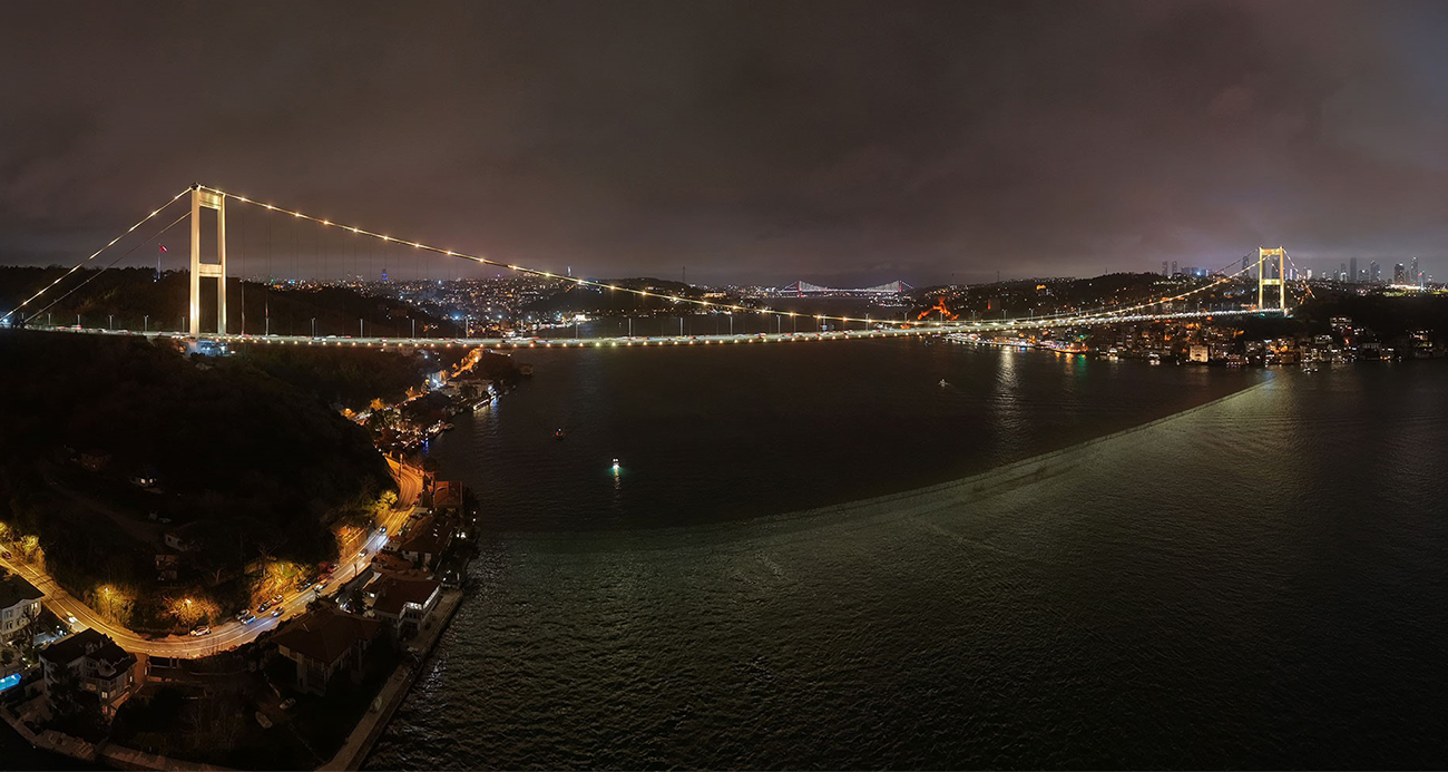 Fatih Sultan Mehmet Köprüsü kanser hastası çocuklar için sarıya büründü